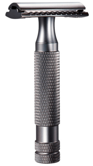 Dick Johnson Razor Aiguise Black Closed Comb