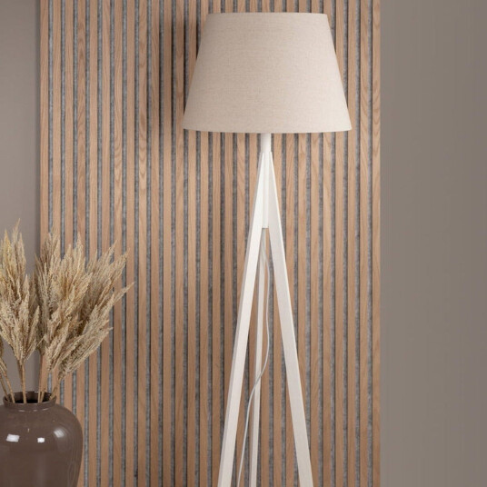 Venture Home Kona gulvlampe 160 cm - Hvit 1711594-01-0 1674635-03-0 Venture Home Kona gulvlampe 160 cm - Hvit 1711594-01-0 1674635-03-0