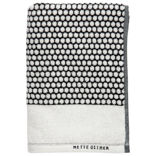 Mette Ditmer Grid badehåndkle 70 x 140 cm Svart-off white Mette Ditmer Grid badehåndkle 70 x 140 cm Svart-off white