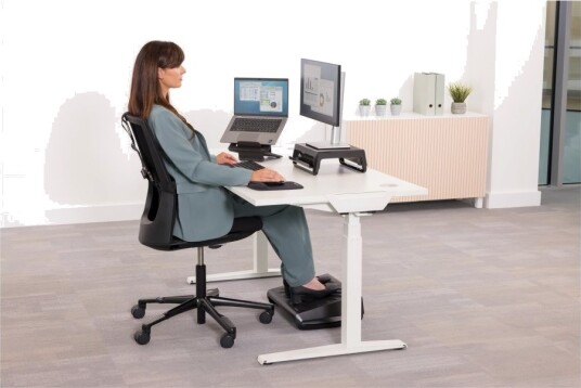 Fellowes Breyta Fotstøtte Svart 3 Høydeinnstillinger Gyngefunksjon Sortering Abs 0 18° 49 Cm 36 Cm 490 Mm Fellowes Breyta Fotstøtte Svart 3 Høydeinnstillinger Gyngefunksjon Sortering Abs 0 18° 49 Cm 36 Cm 490 Mm
