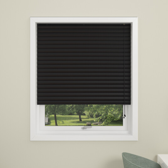 DEBEL PLISSÉGARDIN DUBAI LYSTETT SORT 140X160