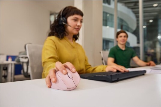 Hp 720M - Mus - Ergonomisk - 21° Semi-Vertikal Helning - Høyrehendt - 7 Knapper - Trådløs - Bluetooth, 2.4 Ghz - Usb Trådløs Mottaker - Rosa