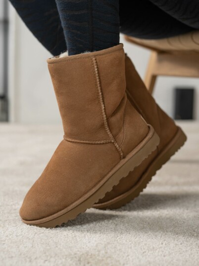 UGG Classic Short II Brun 42 UGG Classic Short II Brun 42
