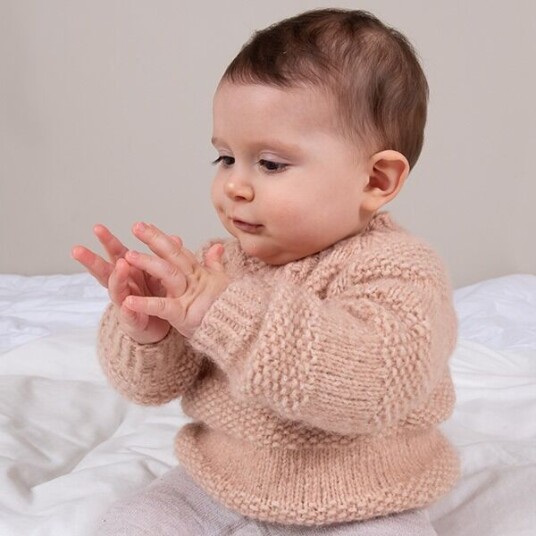 Bluum Strikk Strikkegenser Lille Spire - garnpakke fra Bluum i Fluffy
