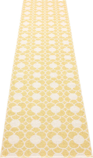 Pappelina Anya teppe Pale Yellow/Vanilla 70 x 300 cm