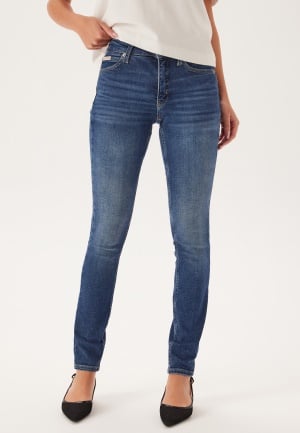 Calvin Klein Jeans Mid Rise Skinny 1BJ Denim Dark 28/32 Calvin Klein Jeans Mid Rise Skinny 1BJ Denim Dark 28/32