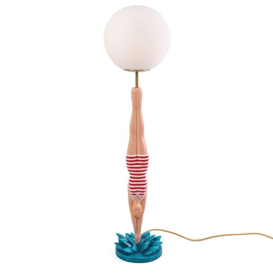 Seletti Lady Diver Bordlampe Rød/ Multifarget Seletti Lady Diver Bordlampe Rød/ Multifarget