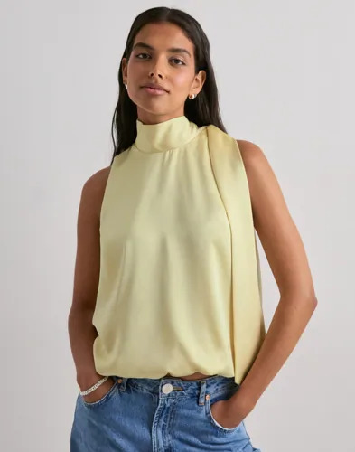 Neo Noir   Gul   Veda Heavy Sateen Top