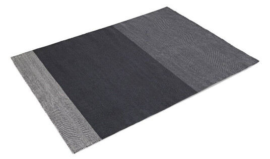 Muuto Varjo gulvteppe 170x240 cm mörkgrå Muuto Varjo gulvteppe 170x240 cm mörkgrå