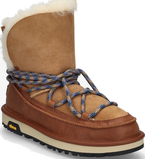 UGG W Classic Tread Boot   CHESTNUT   36