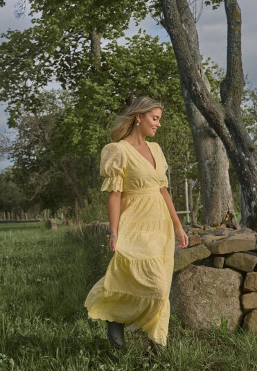 Bianca Gonzalez X Broderie Anglaise Maxi Dress Bianca Gonzalez X Broderie Anglaise Maxi Dress
