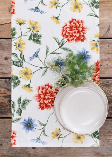 Løpere Dahlia rød Størrelse: 40 x 140 cm Løpere Dahlia rød Størrelse: 40 x 140 cm