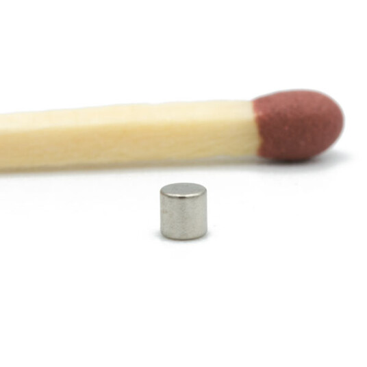 Mini magnet Ø 2 x 2 mm kjøp små supersterke magneter hos SuperMagneter.no