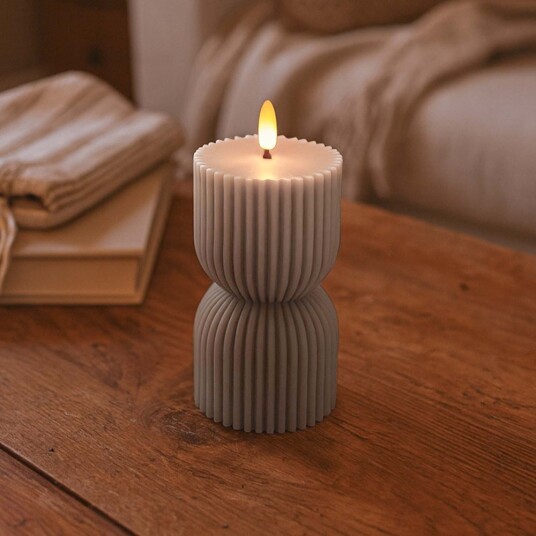 LED Timeglass lys 13,5cm høy flammeeffekt grå   Ø7,5cm 13.5cm høy fungerer m. fjernkontroll timer ekte stearin