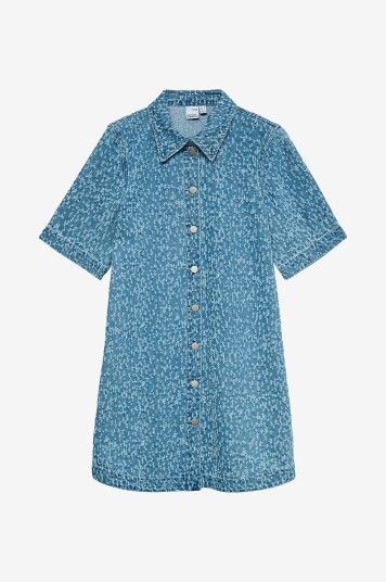 Vero Moda Curve Denimkjole vmcFenja 2/4 Frayed Short Dnm Dress Blå