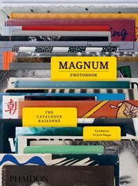 Magnum Photobook Av Carole Naggar, Fred Ritchin