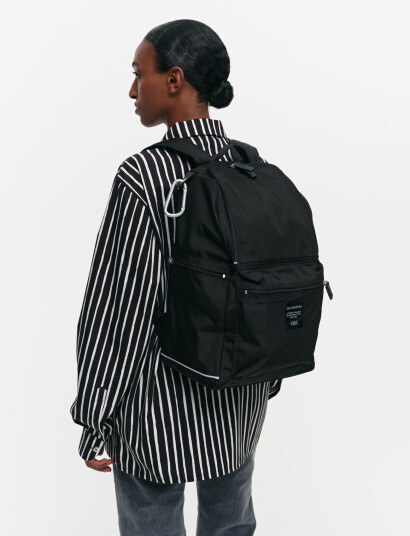 Marimekko Buddy - Black - 28X 40X 18CM