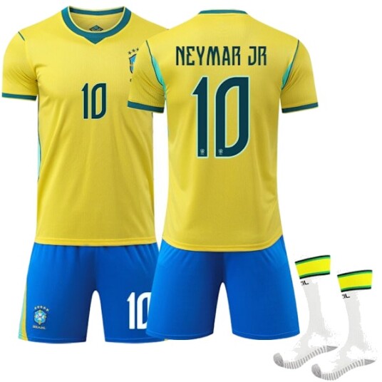 VM 2026 Brasil landslag hjemme barn voksen fotballdrakt med sokker