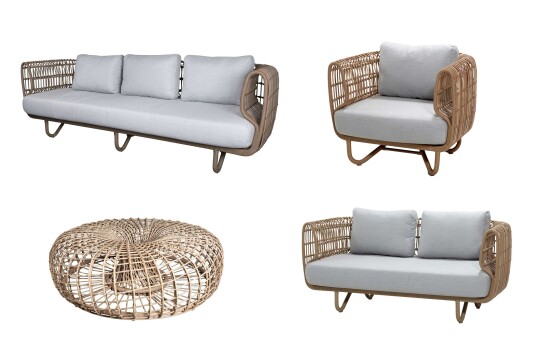 Cane-line Nest sofagruppe 3-seter sofa, 2-seter sofa, lenestol & stort bord/krakk Natur med grå pute