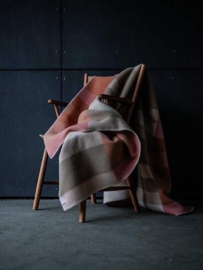 Røros Tweed Feire Kjærligheten pledd special edition Røros Tweed Feire Kjærligheten pledd special edition