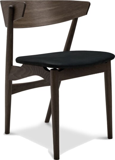Sibast Furniture No 7 Spisestuestol Mørkoljet Eik og Sort Skinn Sibast Furniture No 7 Spisestuestol Mørkoljet Eik og Sort Skinn