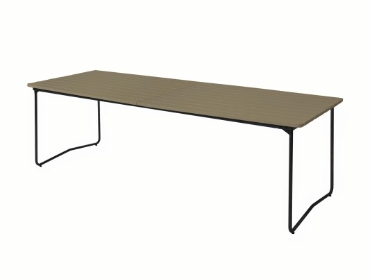 Grythyttan Stålmöbler Bord B31 Lysegrønn lakkert eik/svart 230 x 92 cm Grønn