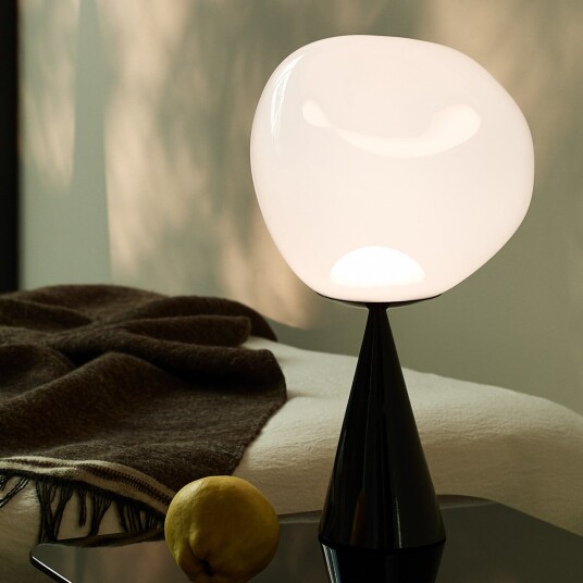 Bordlampe Tom Dixon Melt Cone Fat dimmbar Svart Stue Metall Design 46.5 Svart