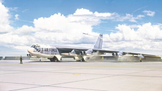 Italeri 1/72 B-52G Stratofortress Early version with Hound Dog Missile
