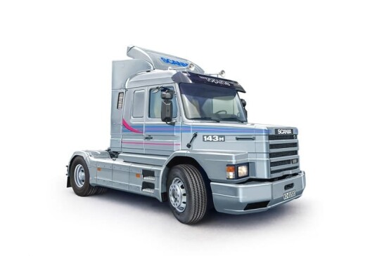 Italeri 1/24 Scania T 143 M 500 Topline Plastbyggesett