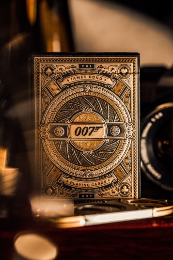 James Bond Kortstokk - Brettspill fra Outland James Bond Kortstokk - Brettspill fra Outland