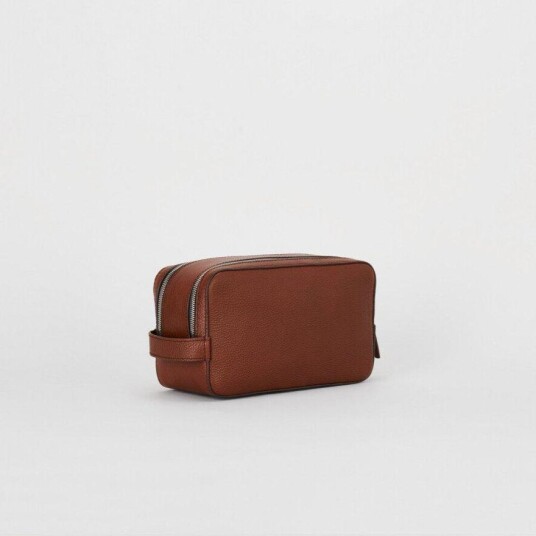 TIGER OF SWEDEN Wynd Wash bag Skinn toalettmappe Cognac
