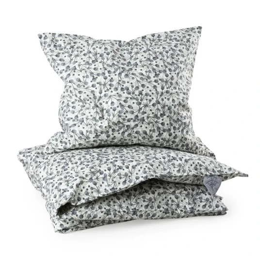 Sebra Sengesett 70x100 + 40x45 cm Blue Olive Sebra Sengesett 70x100 + 40x45 cm Blue Olive