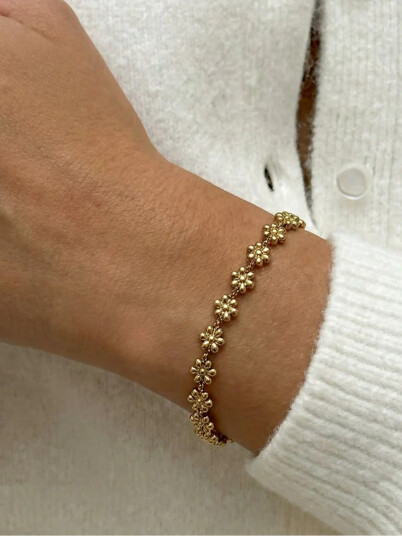 Who Is She Flower Bracelet Gold Gull ONE SIZE Who Is She Flower Bracelet Gold Gull ONE SIZE