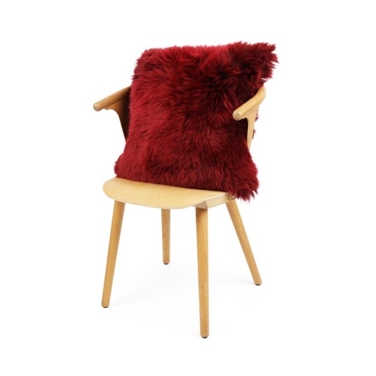 Warm & Comfy Saueskinnpute Langhåret New Zealand 50x50 cm Bordeaux
