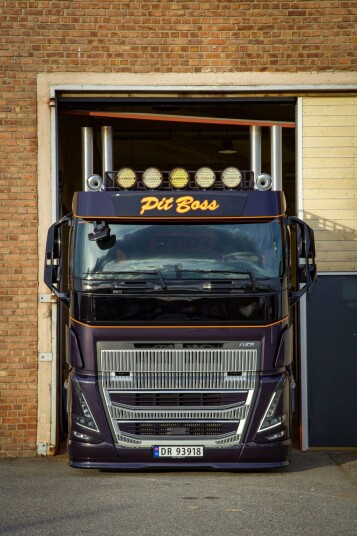 Fox Parts solskjerm Volvo FH4/FH5 + FM5 33,5cm Velg Type: Ingen Lys hull