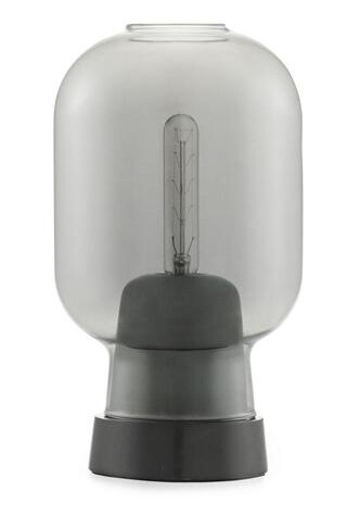 Normann Copenhagen Amp Bordlampe Røykfarget/Sort Normann Copenhagen Amp Bordlampe Røykfarget/Sort