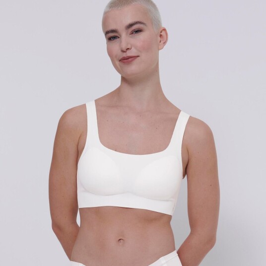 Sloggi BH ZERO Feel 2 0 Top Hvit Small Dame Sloggi BH ZERO Feel 2 0 Top Hvit Small Dame
