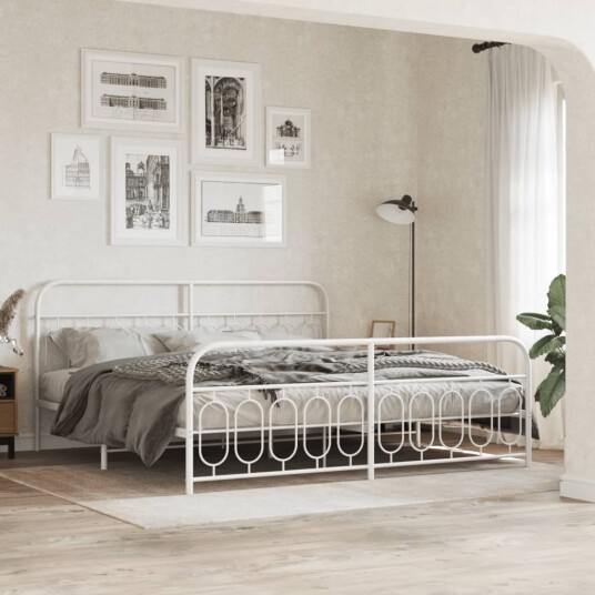  Sengeramme i metall med hode- og fotgavl hvit 200x200 cm 8721102646614