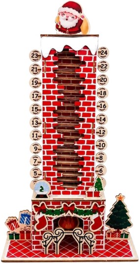 Adventskalender i tre med bevegelig nisse i pipe – Nedtelling til jul – 3D design i tre