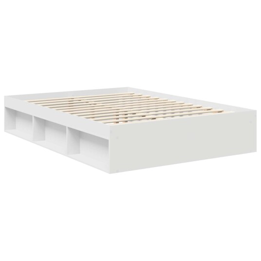 Sengestamme med hodegjerde Hvit 140 x 190 cm Massiv furu Sengestamme med hodegjerde Hvit 140 x 190 cm Massiv furu