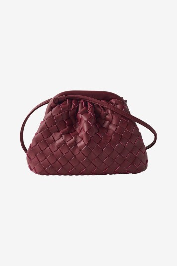 BOW19 Details Vesken Dumpling Bag Braided Brun BOW19 Details Vesken Dumpling Bag Braided Brun