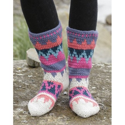 Colorful Winter by DROPS Design Sokker Hekleoppskrift str 35 43