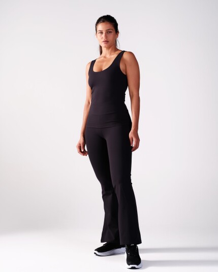 LEVITY Second-Skin Flare Pants Black - M