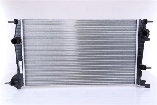 Radiator NISSENS 637607