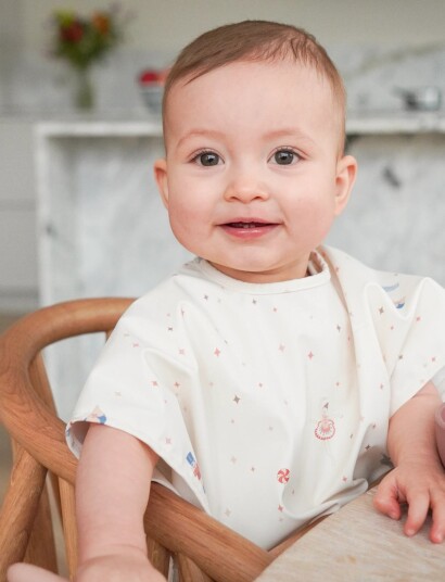 Cam Cam Copenhagen Short Sleeved Bib   Blueberries   Cream   ONE SIZE