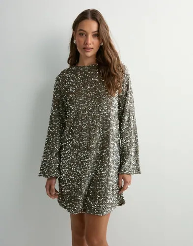 Pieces Sølv Pckam Ls Deep Back Bow Dress Jrs No