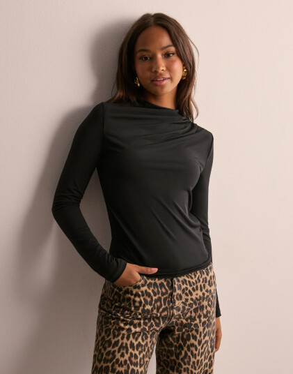 Pieces Svart Pcmadison Ls Draped Top Noos Bc Pieces Svart Pcmadison Ls Draped Top Noos Bc