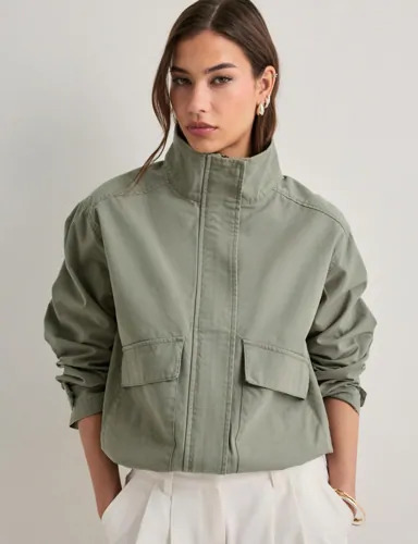 Nelly Grønn High Collar Jacket