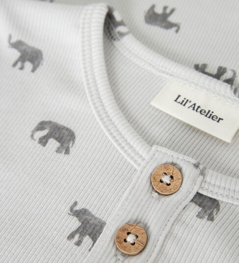 Lil" Atelier Genser   Rib   NmmLavo   Glacier Grå/Elephant   Lil Atelier   5 år (110)   Genser Hvit
