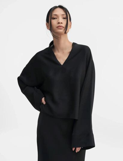 Ahlvar Gallery Nina V-Neck Silk Blouse - Black - S
